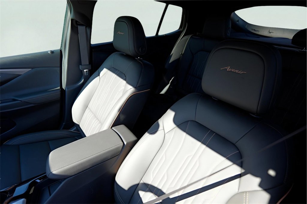 New 2026 Buick Envista Avenir image 10
