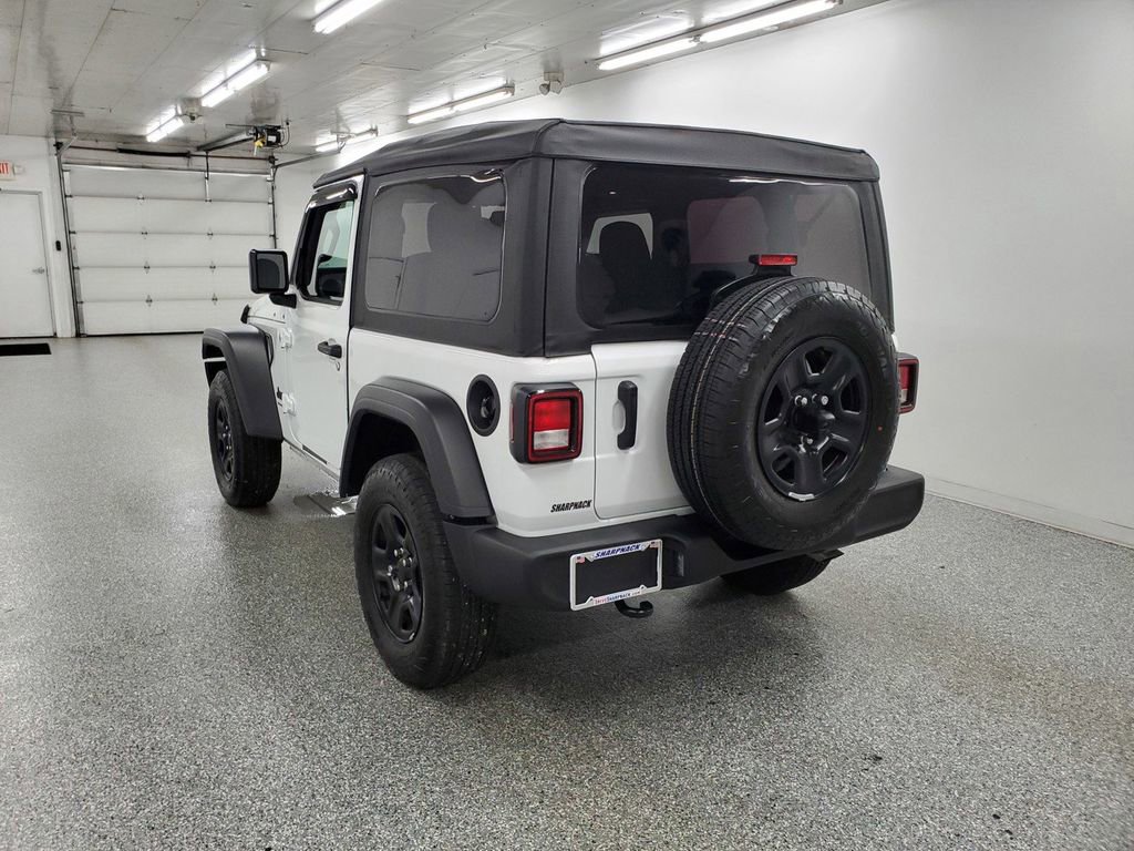 Used 2025 Jeep Wrangler Sport image 6