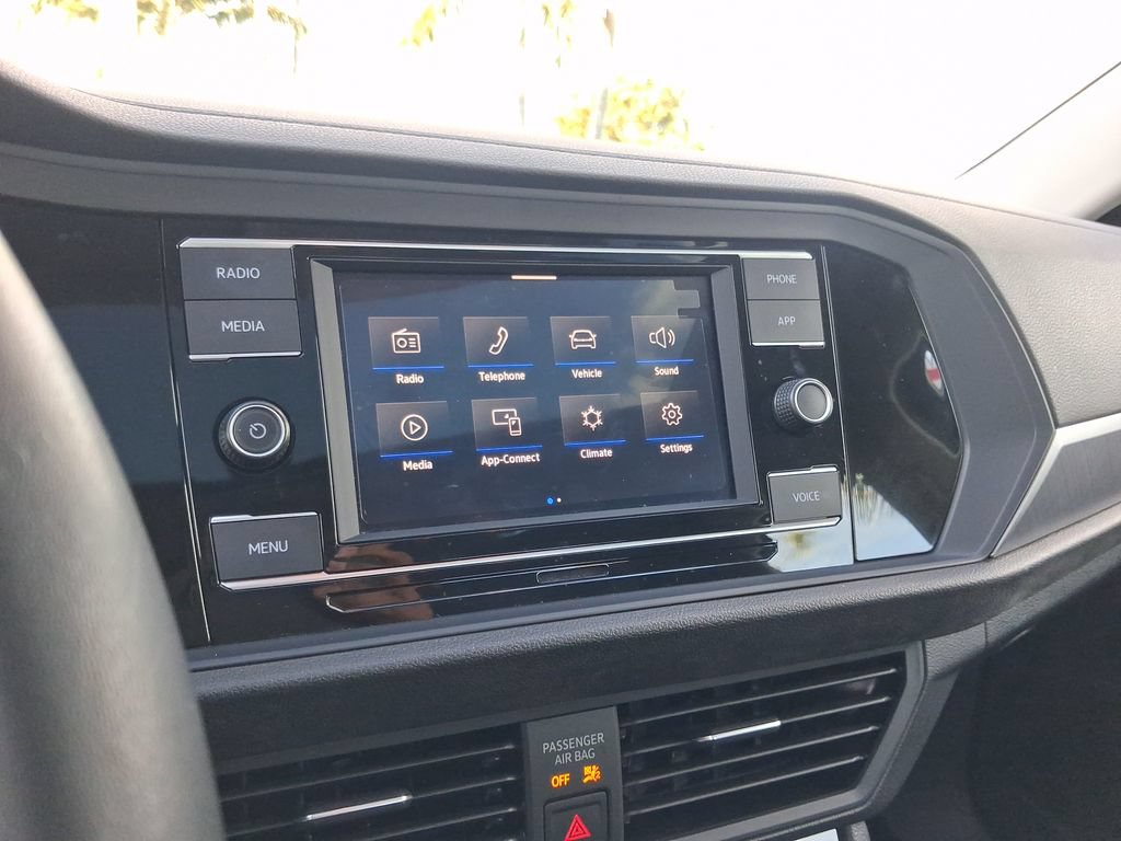 Certified 2023 Volkswagen Jetta SE w/ Panoramic Sunroof Package FWD image 22