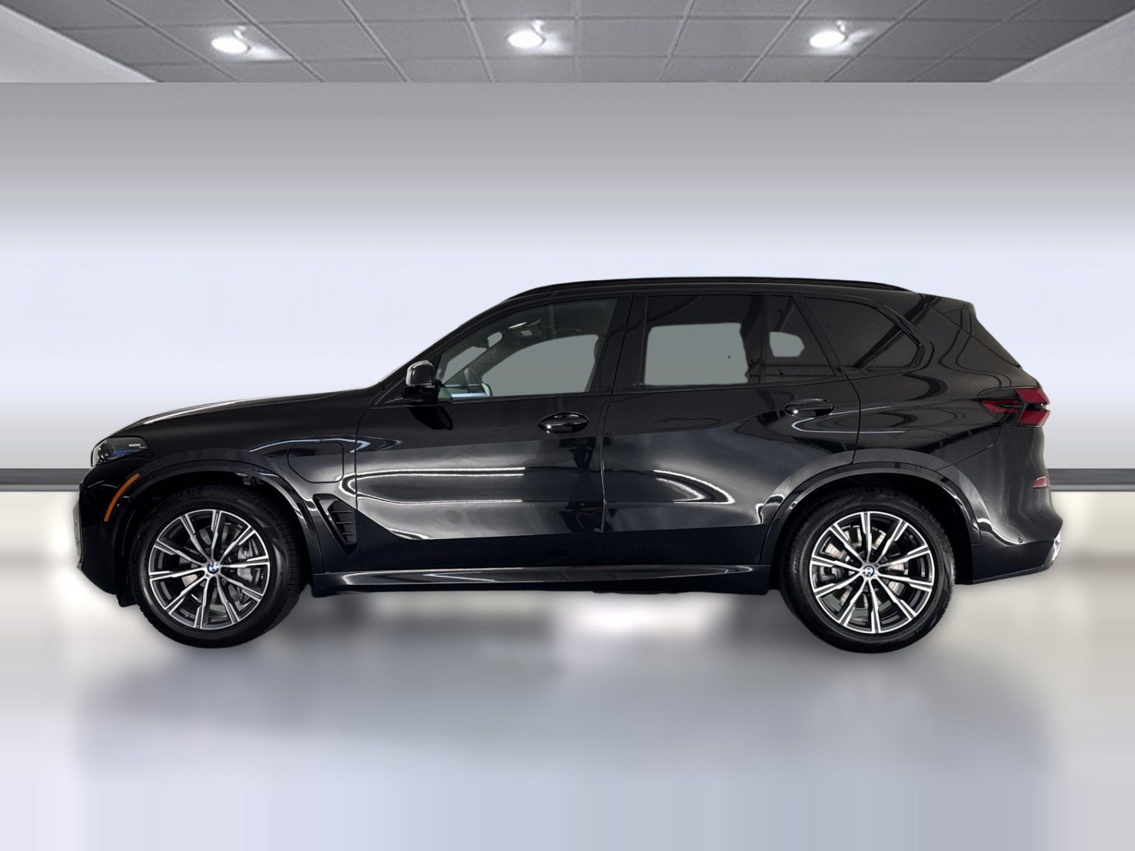 Used 2026 BMW X5 xDrive50e w/ M Sport Package AWD/4WD image 2