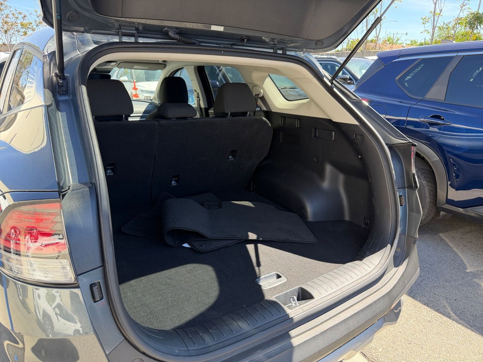 Used 2025 Kia Sportage LX image 30