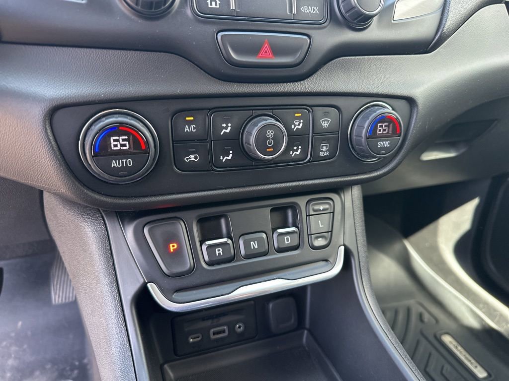 Used 2020 GMC Terrain SLT w/ Preferred Package image 16