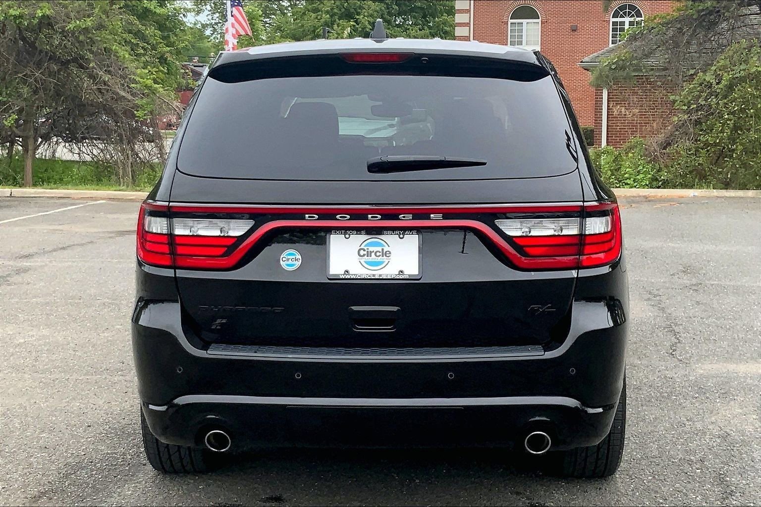 Used 2020 Dodge Durango R/T w/ Blacktop Package AWD/4WD image 4