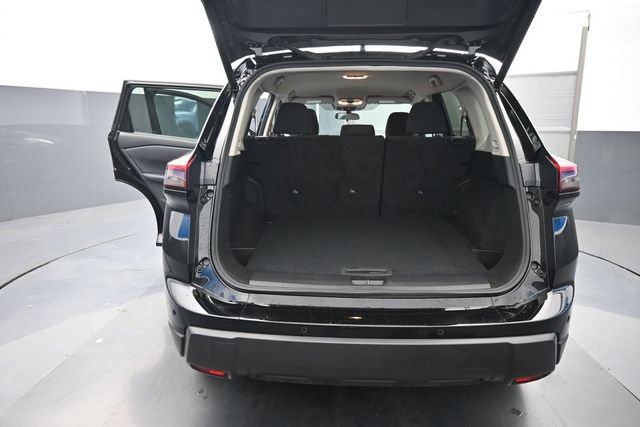 Used 2025 Nissan Rogue SV FWD image 8