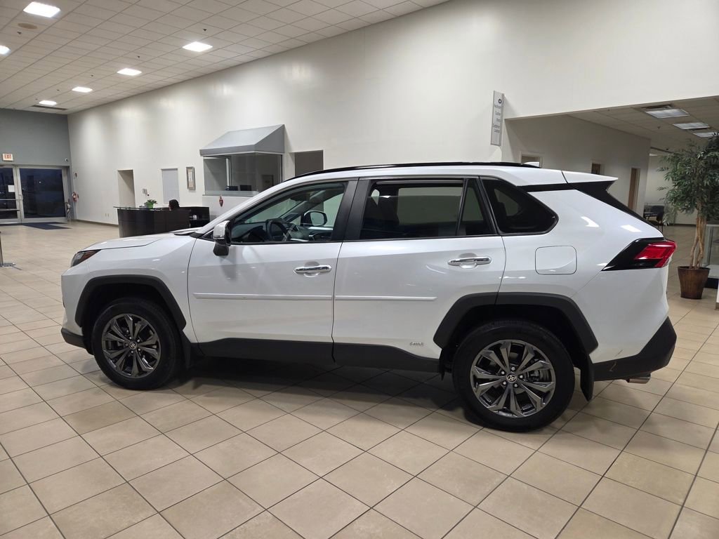 Used 2024 Toyota RAV4 Limited w/ Advanced Technology Package image 8