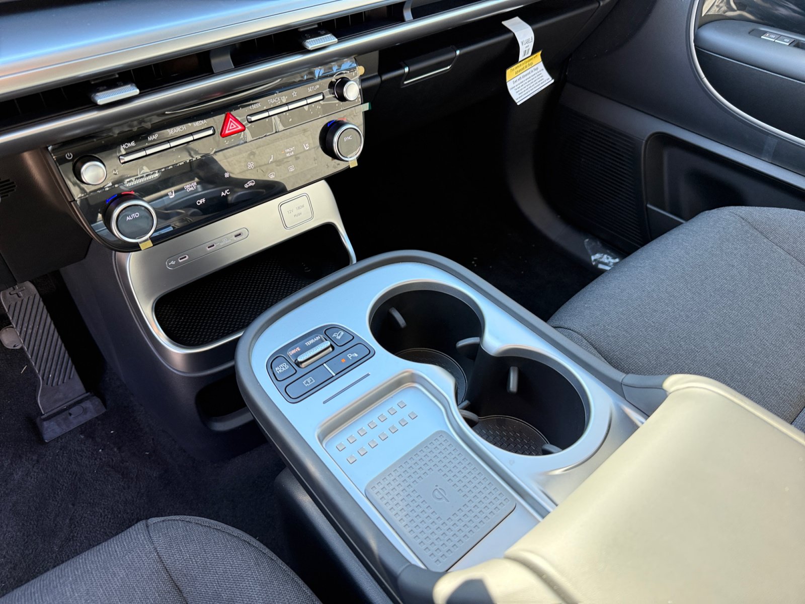 New 2026 Hyundai Ioniq 9 SE AWD/4WD image 13