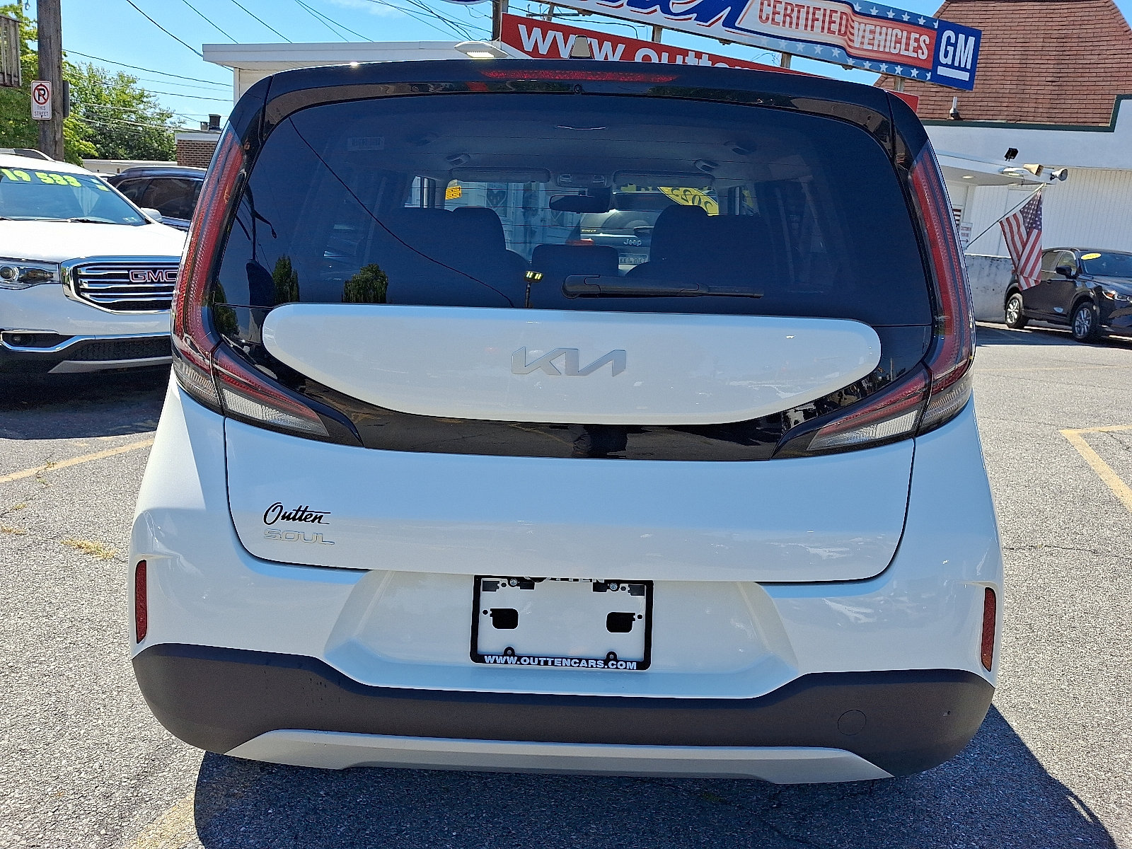 Used 2025 Kia Soul LX w/ LX Technology Package FWD image 4