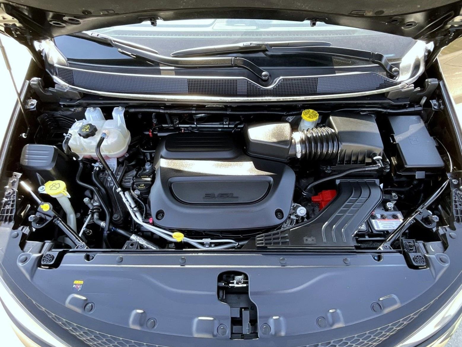 Used 2023 Chrysler Voyager LX image 25