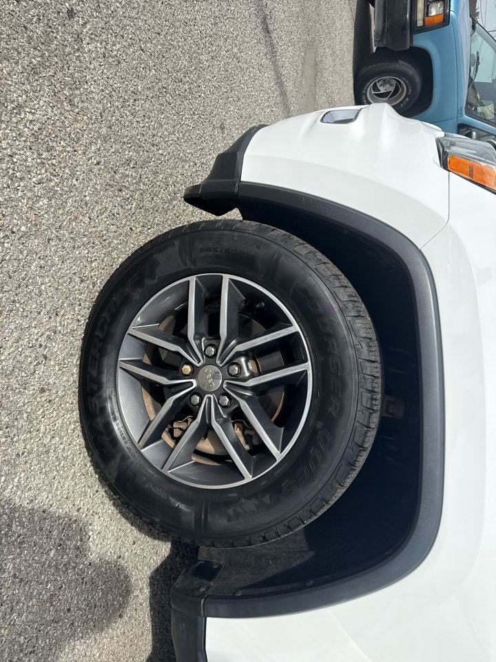 Used 2017 Jeep Grand Cherokee Limited image 33