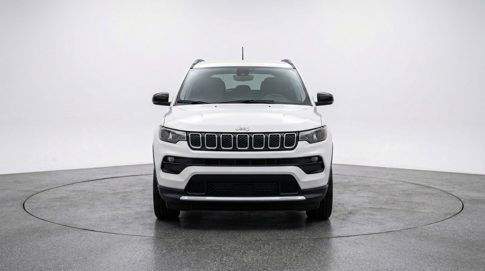Used 2025 Jeep Compass Latitude AWD/4WD image 2