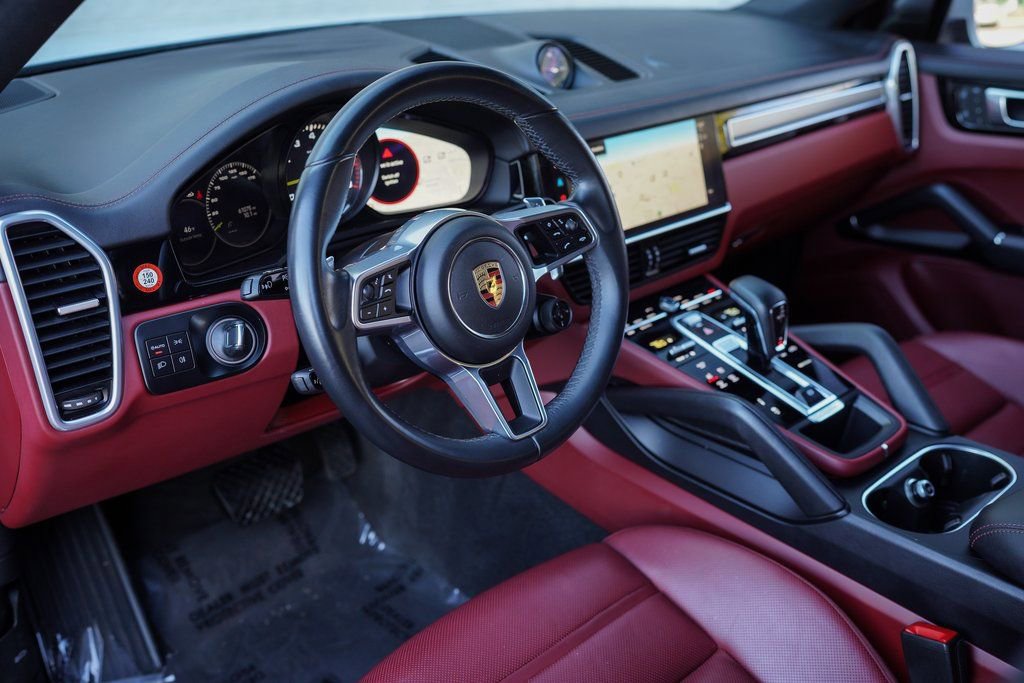 Used 2023 Porsche Cayenne Platinum Edition image 20
