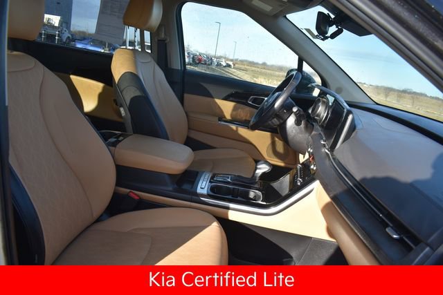 Certified 2024 Kia Carnival EX image 13