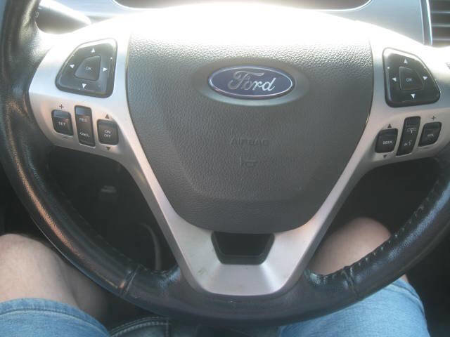 Used 2014 Ford Taurus SEL w/ Equipment Group 201A image 28