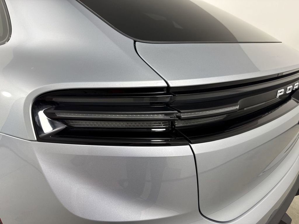 New 2026 Porsche Macan 4 Electric AWD/4WD image 18
