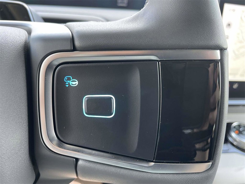 New 2025 Ford Expedition Active image 23