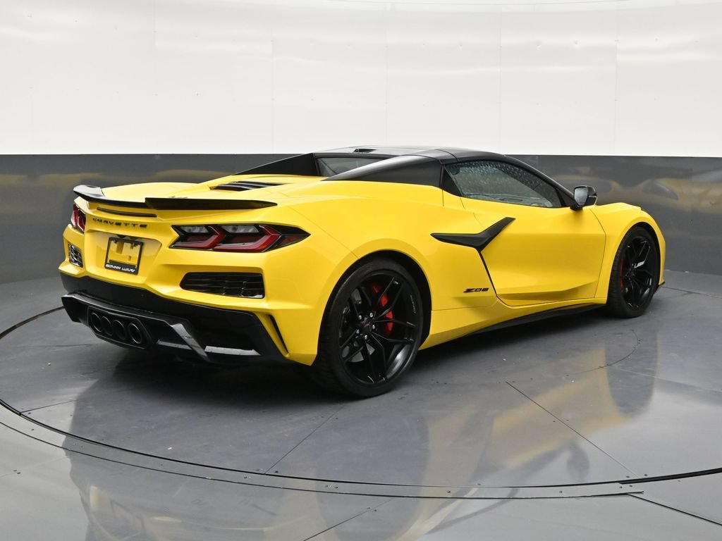 Used 2026 Chevrolet Corvette Z06 RWD image 5