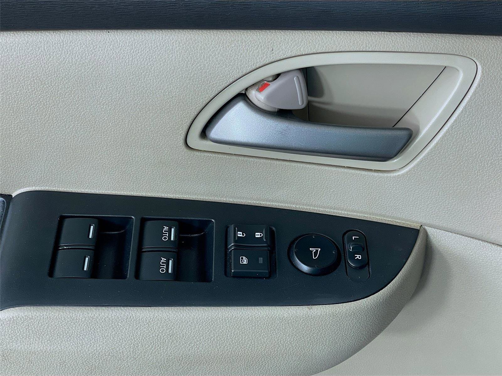 Used 2012 Honda Odyssey LX image 19