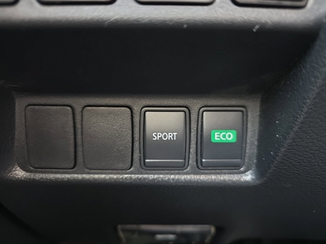 Used 2019 Nissan Rogue SV image 28