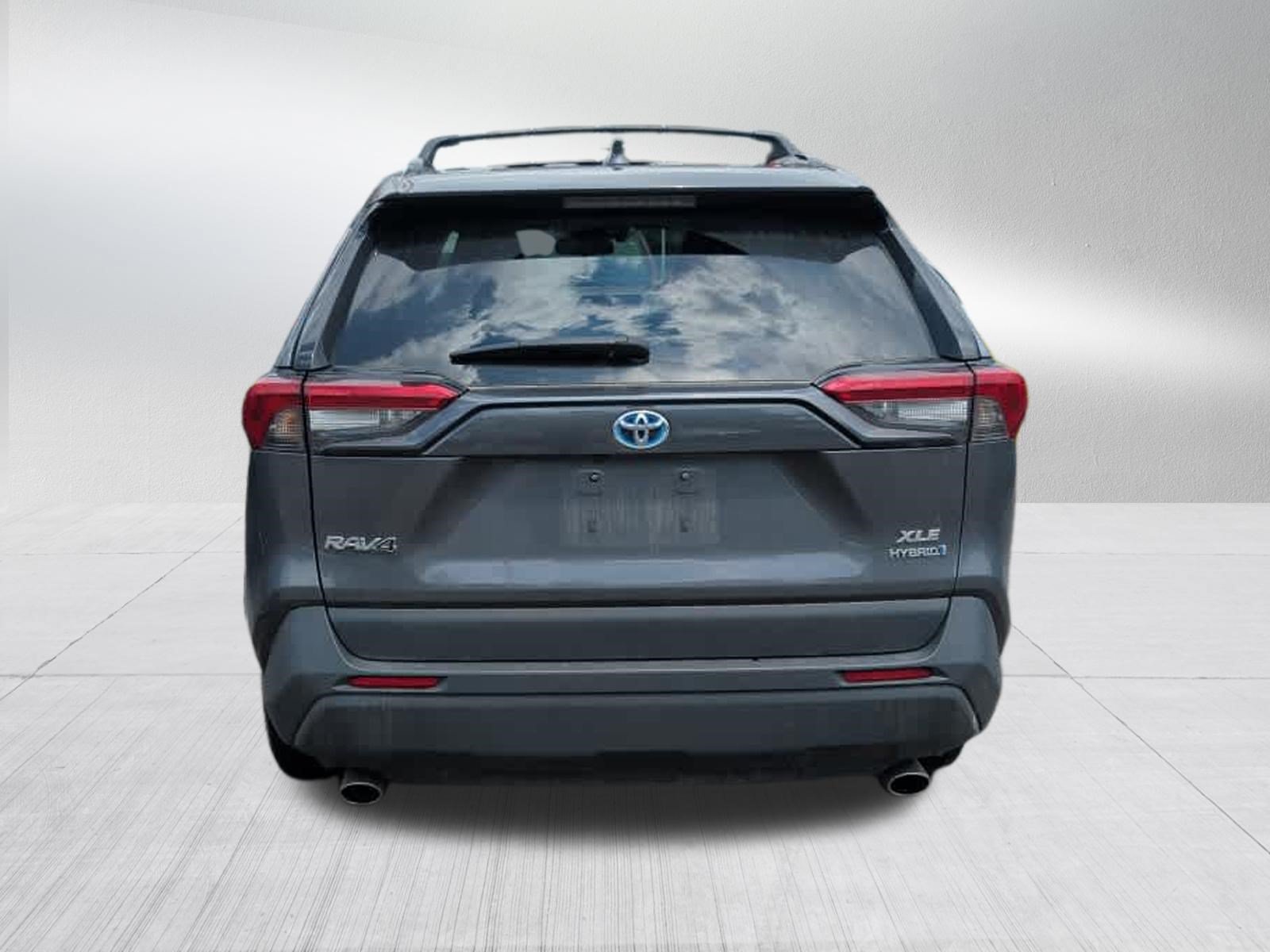 Used 2022 Toyota RAV4 XLE w/ Convenience Package AWD/4WD image 4