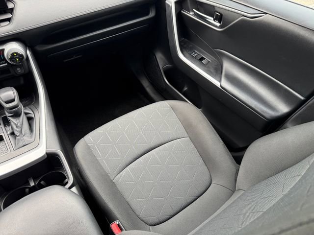 Used 2022 Toyota RAV4 XLE w/ Convenience Package image 27
