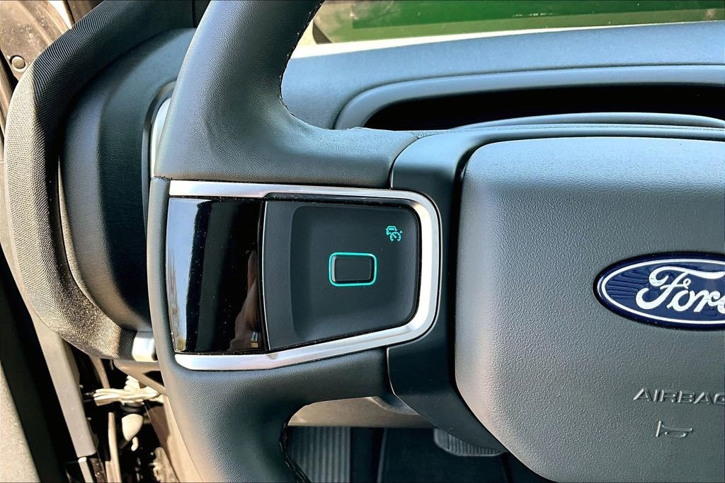 Used 2025 Ford Expedition Active image 12