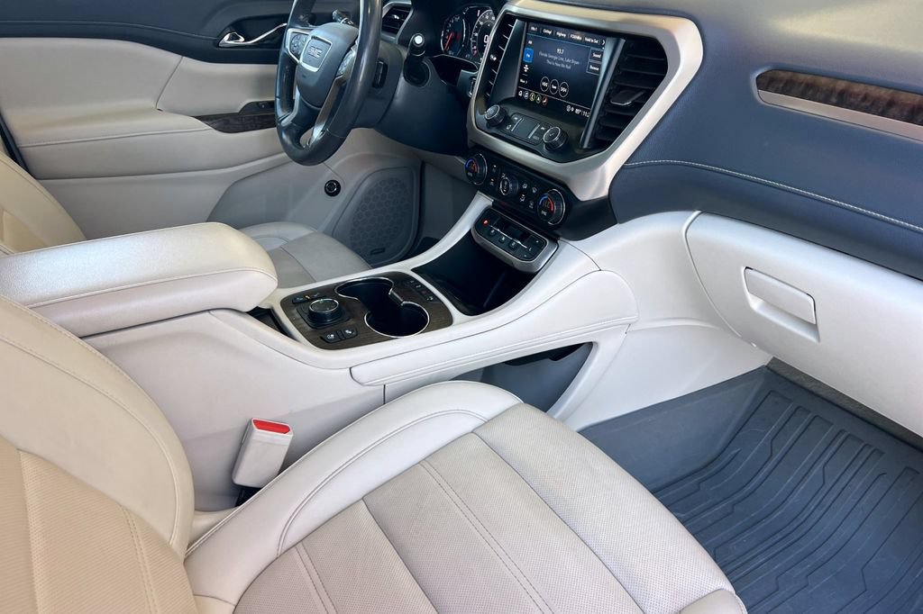 Used 2022 GMC Acadia Denali w/ Denali Ultimate Package AWD/4WD image 19