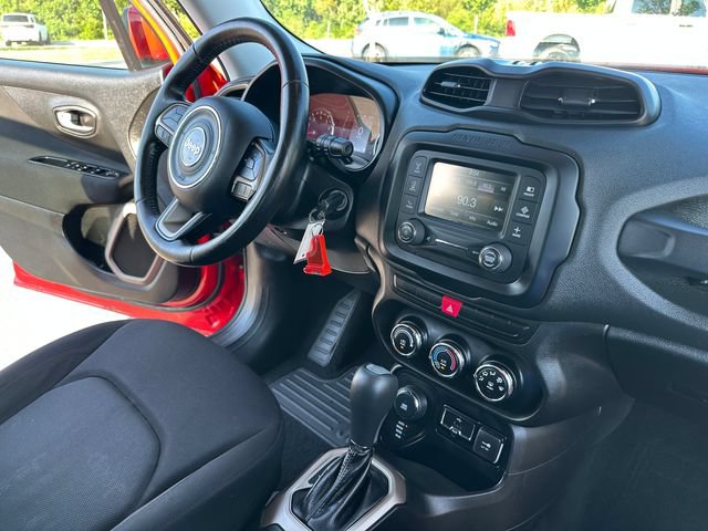 Used 2015 Jeep Renegade Latitude w/ Trailer Tow Group AWD/4WD image 35