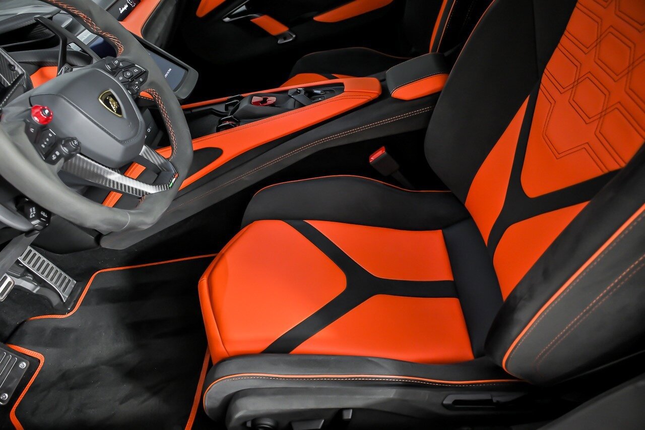 Used 2024 Lamborghini Revuelto AWD/4WD image 21