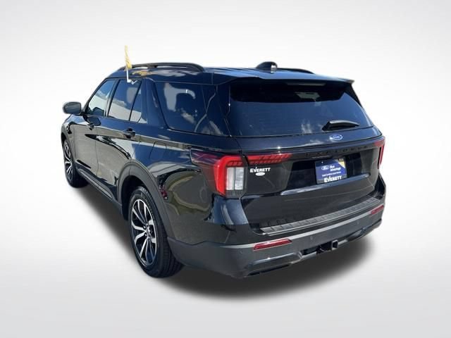 Certified 2025 Ford Explorer ST-Line RWD image 7