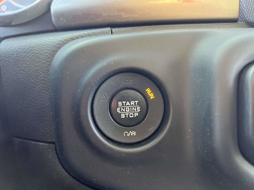 Certified 2018 Jeep Wrangler Unlimited Sahara image 35