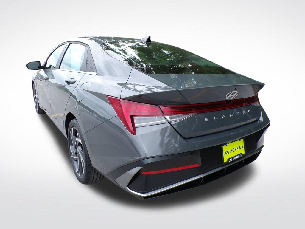 Certified 2025 Hyundai Elantra SEL FWD image 4