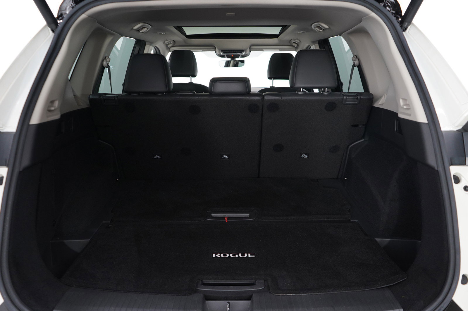 Used 2022 Nissan Rogue Platinum w/ Head-Up Display Package image 9