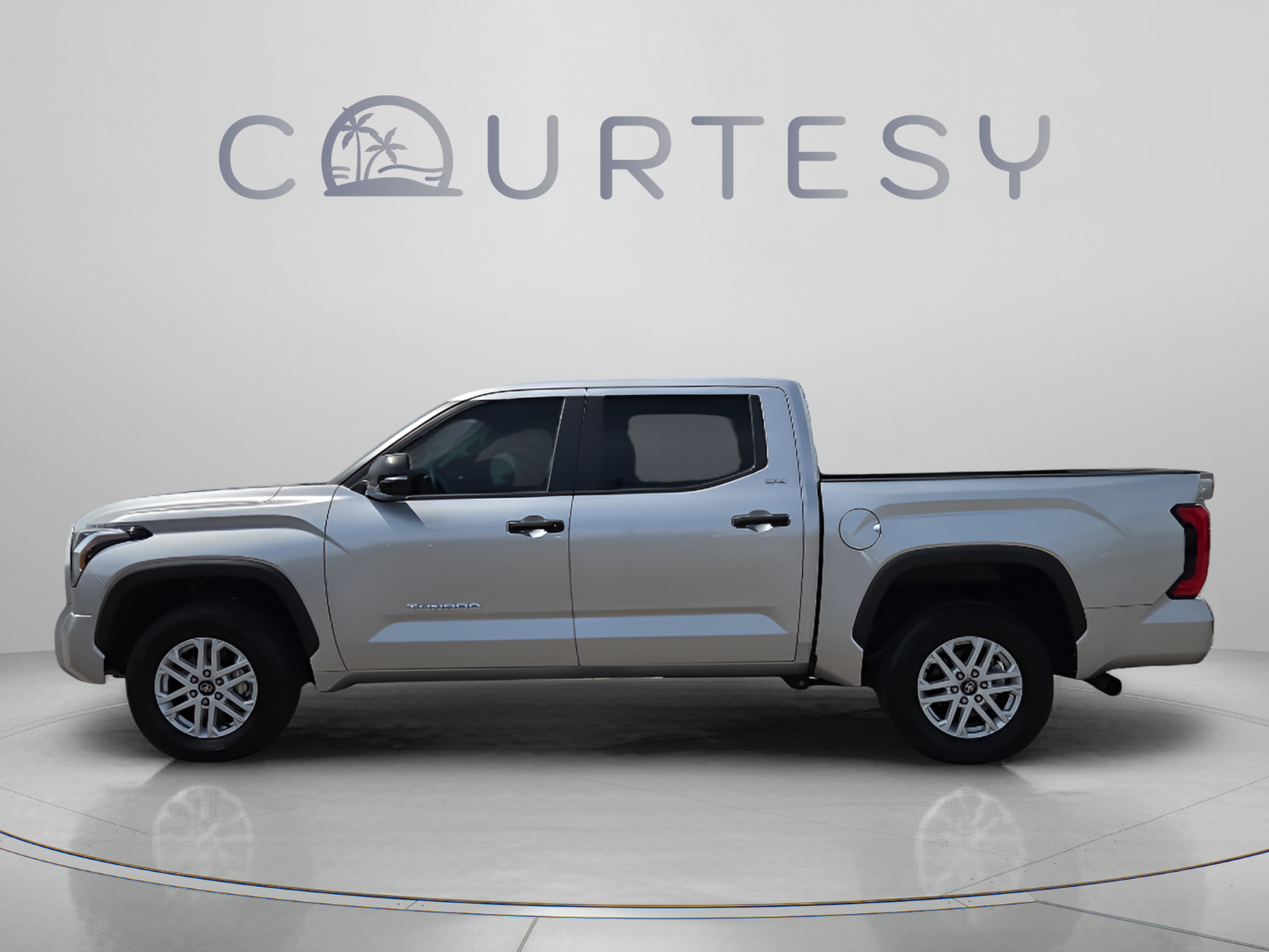 Certified 2025 Toyota Tundra SR5 w/ SR5 Convenience Package AWD/4WD image 4