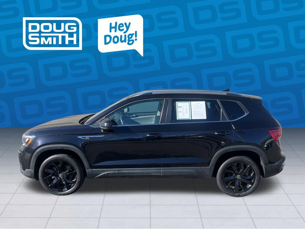 Used 2024 Volkswagen Taos SE image 3