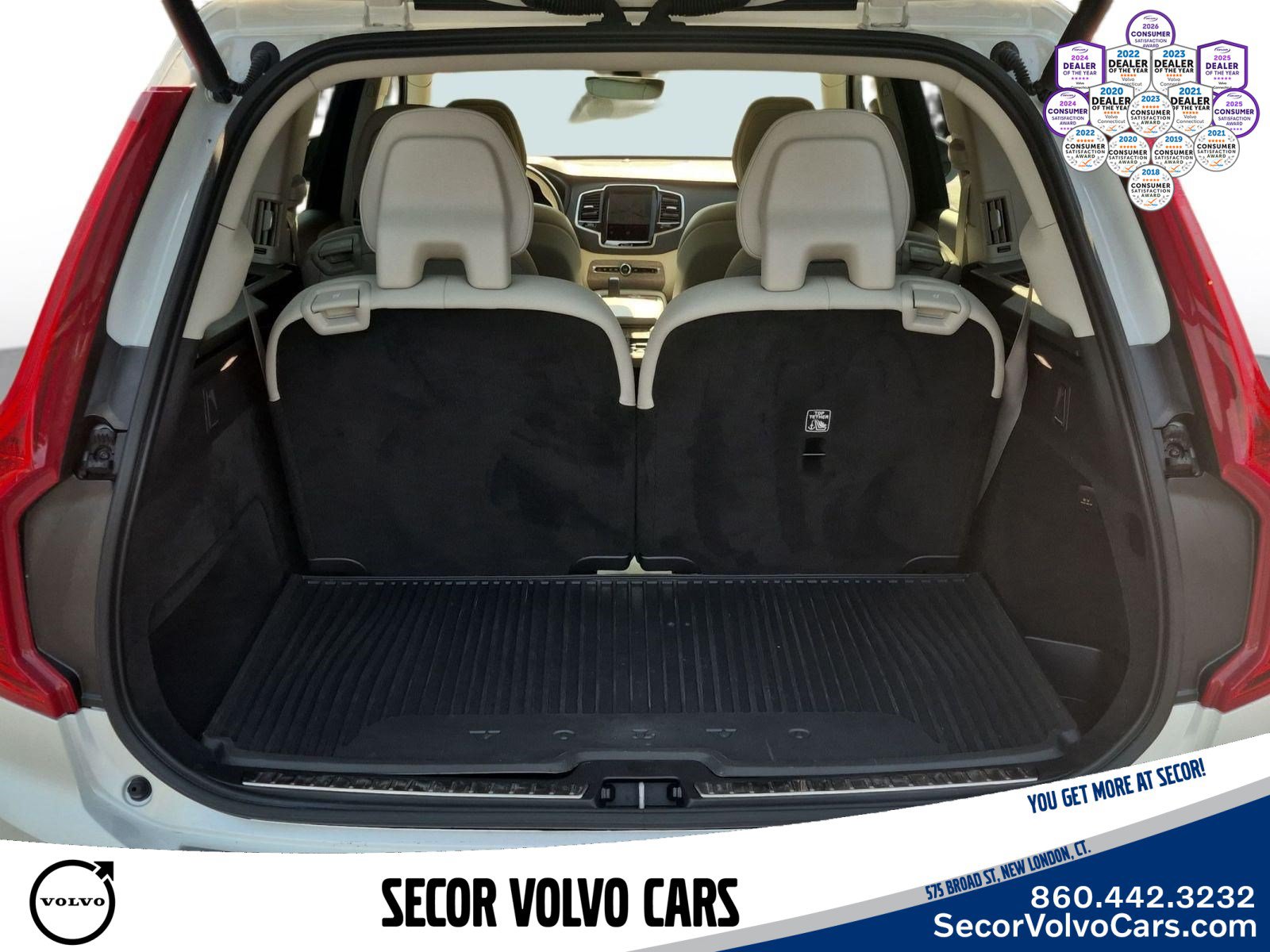 Used 2024 Volvo XC90 B6 Plus w/ Protection Package Premier AWD/4WD image 7