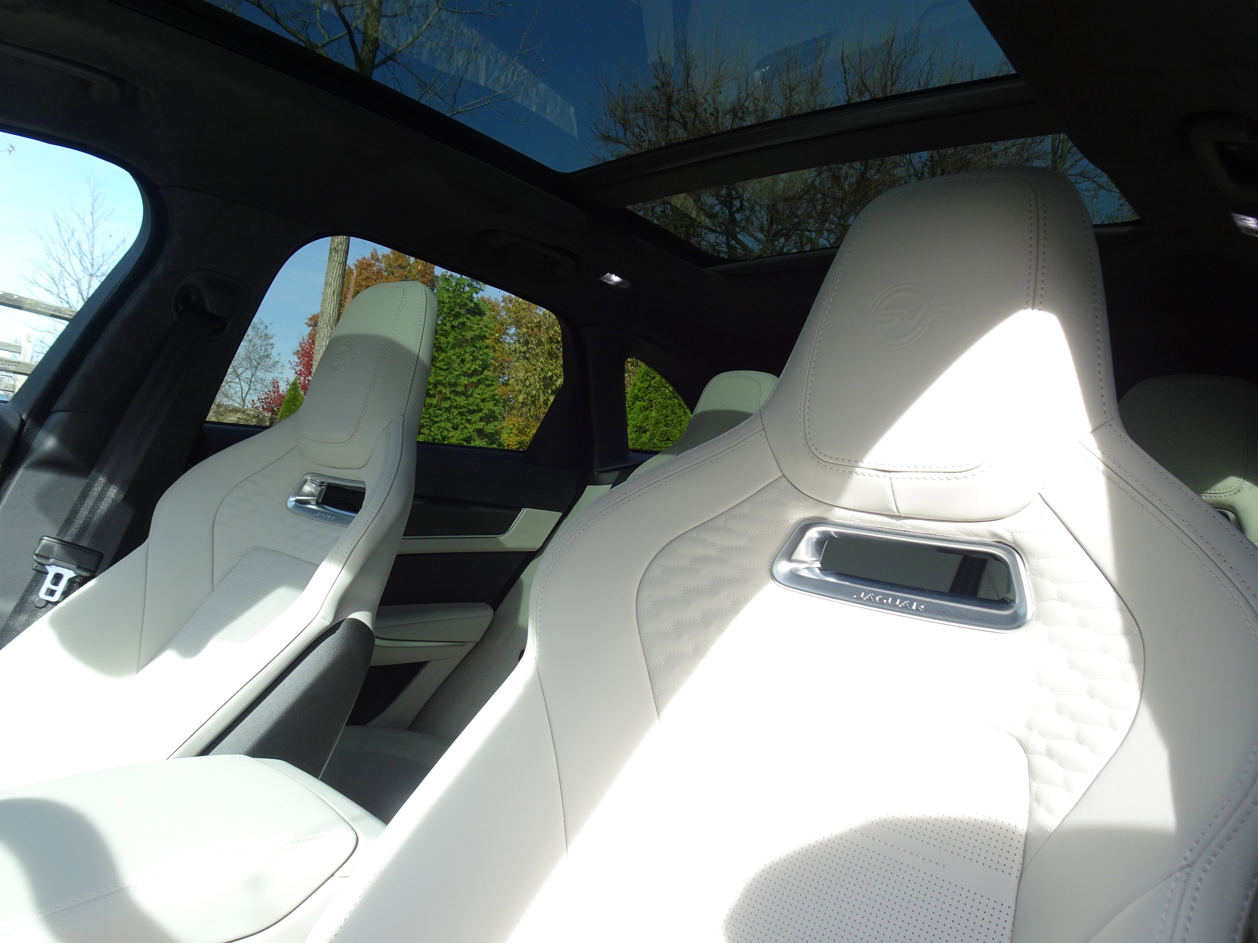 New 2026 Jaguar F-PACE SVR 575 Edition image 19
