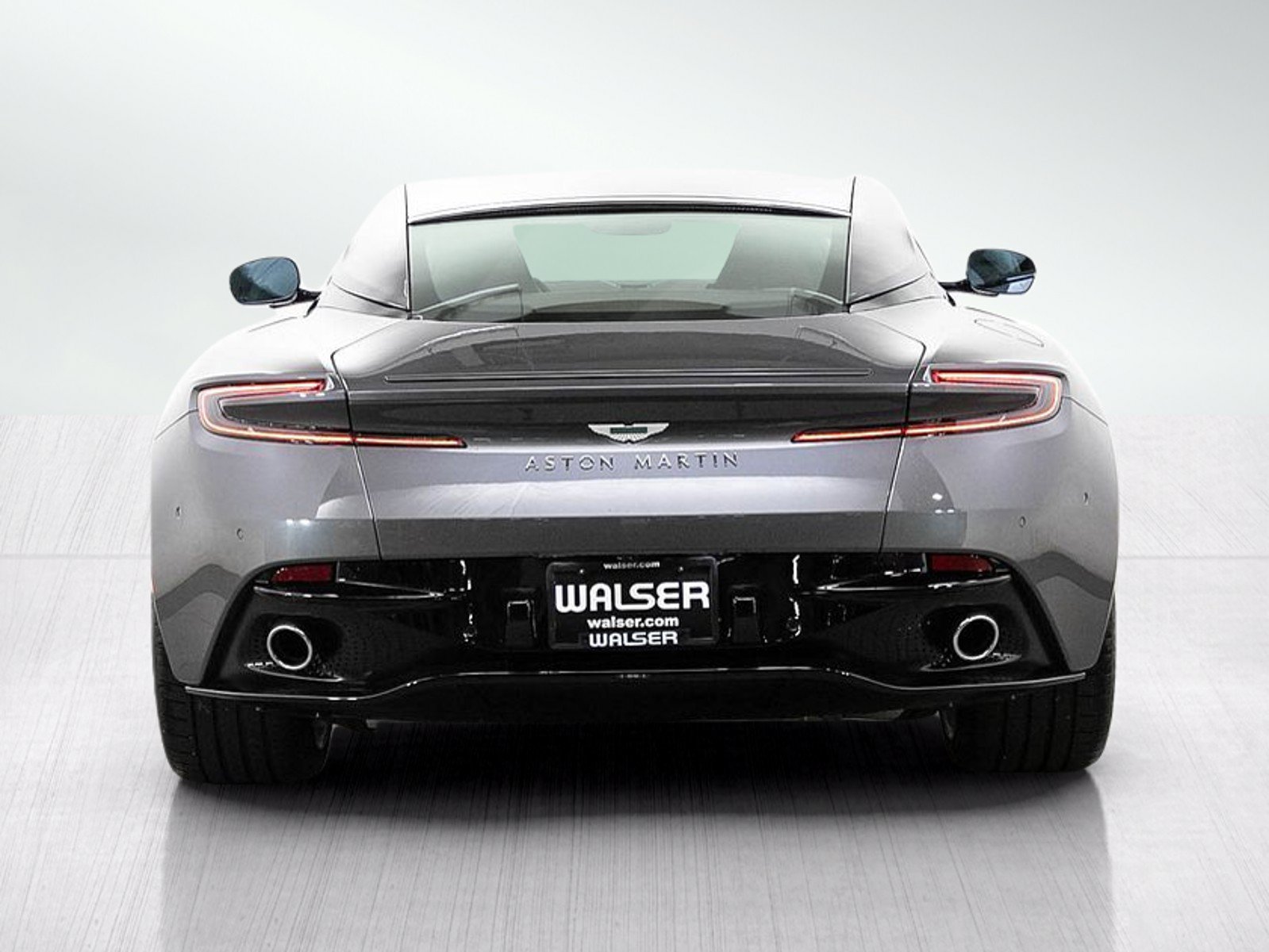 Used 2025 Aston Martin DB12 Coupe RWD image 4