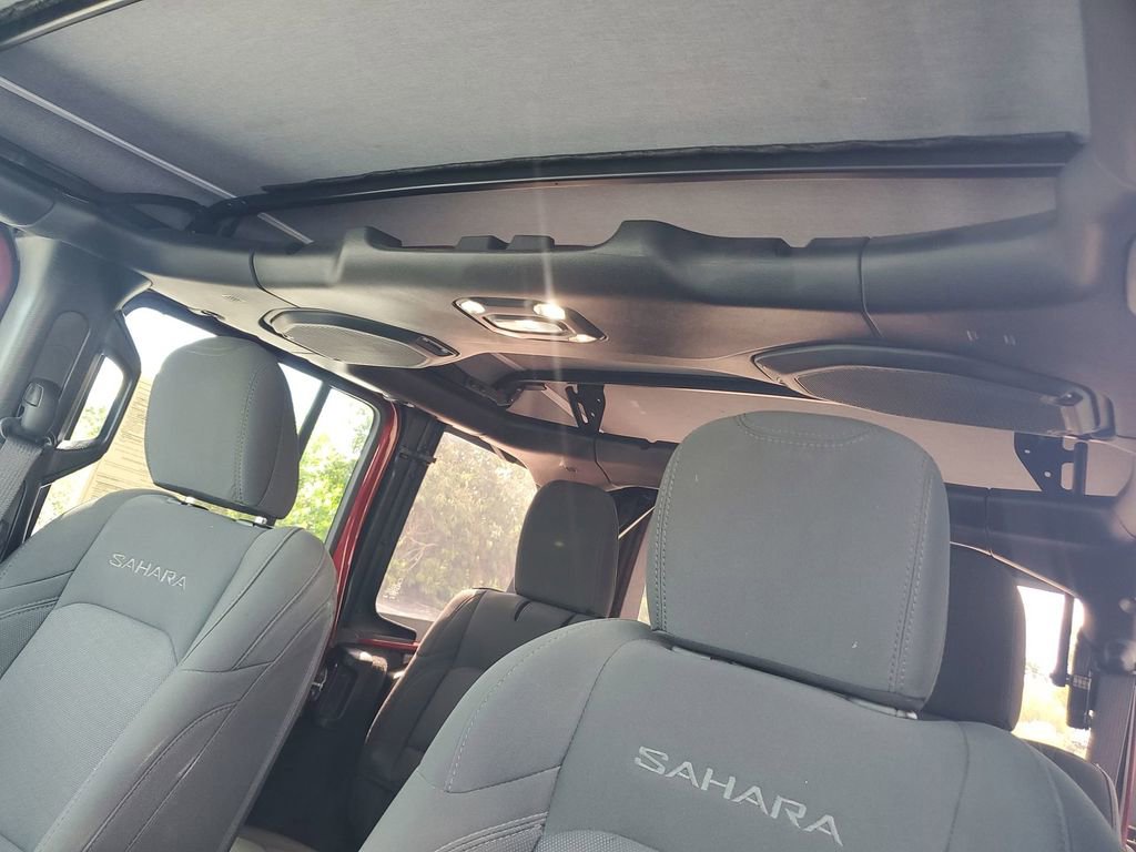 Used 2022 Jeep Wrangler Unlimited Sahara image 29