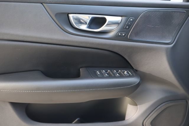 Used 2019 Volvo S60 T5 Momentum w/ Multimedia Package image 11