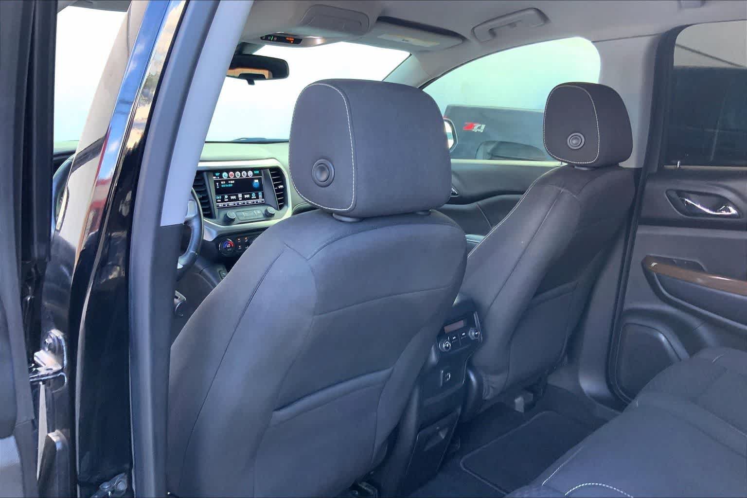 Used 2018 GMC Acadia SLE FWD image 12