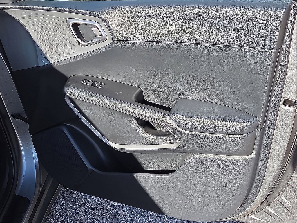 Used 2024 Kia Soul LX w/ Option Group 015 image 15