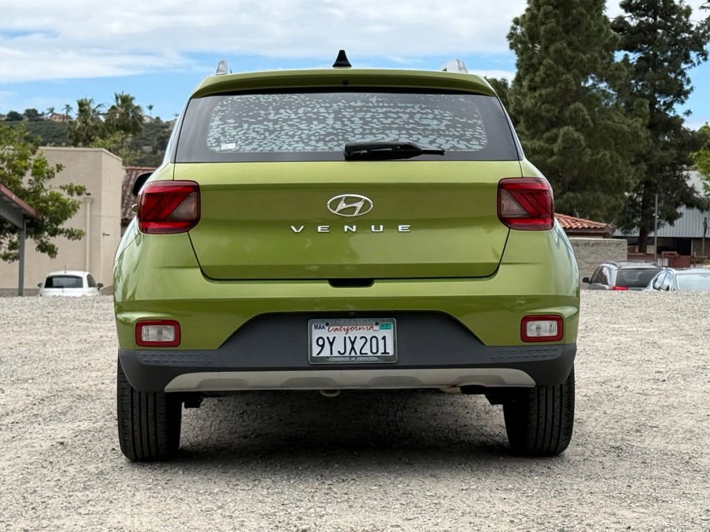 Used 2021 Hyundai Venue SEL image 8