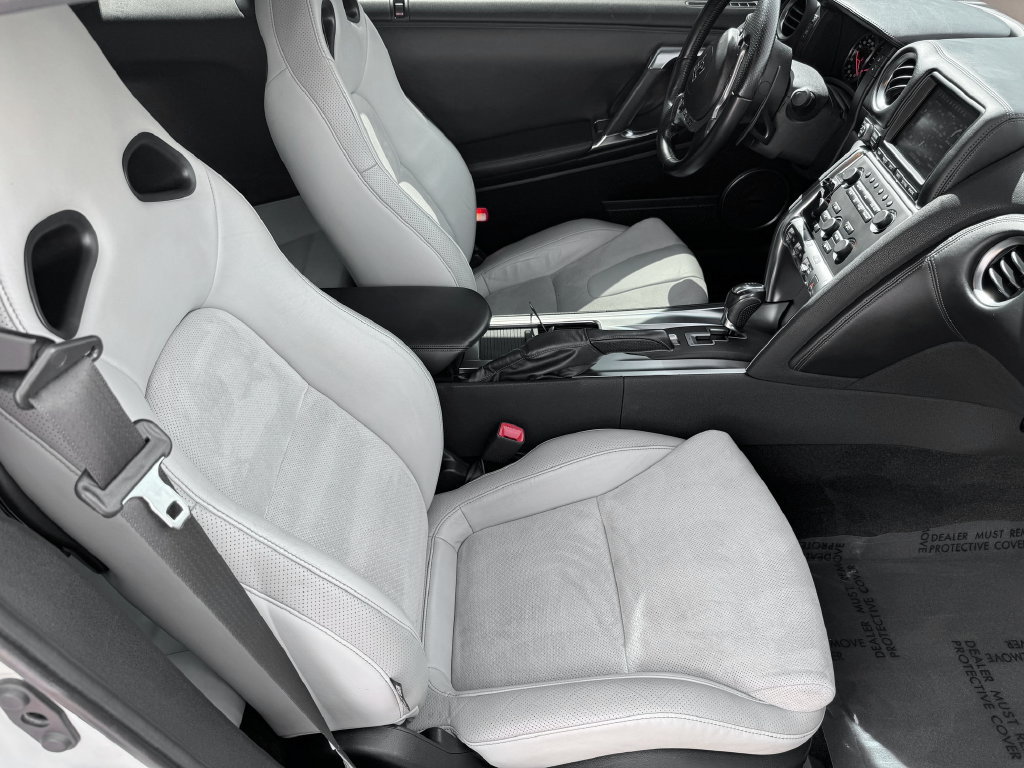 Used 2009 Nissan GT-R Premium AWD/4WD image 24