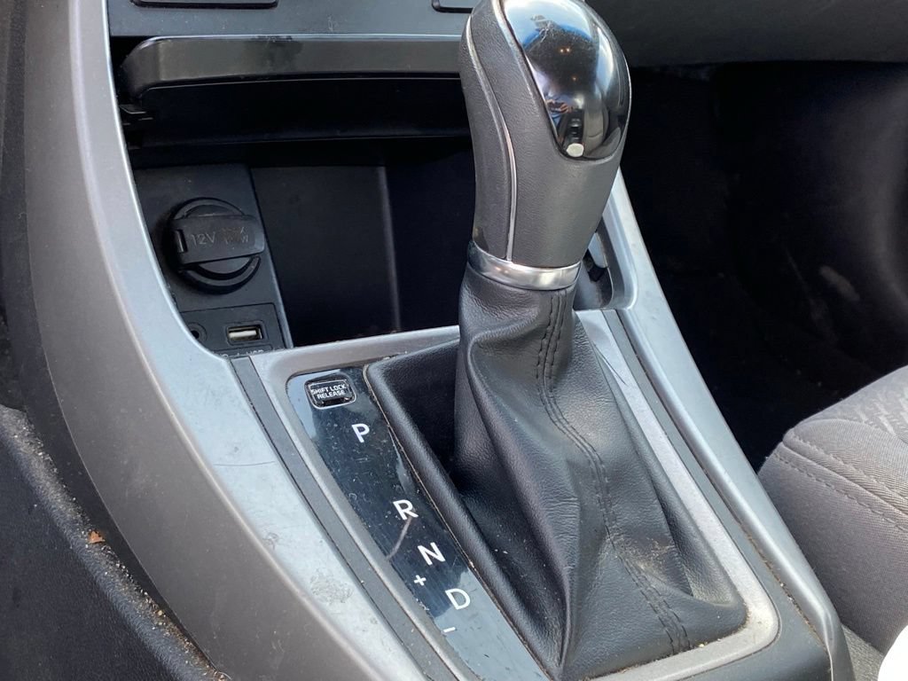 Used 2015 Hyundai Elantra SE w/ Option Group 02 FWD image 17