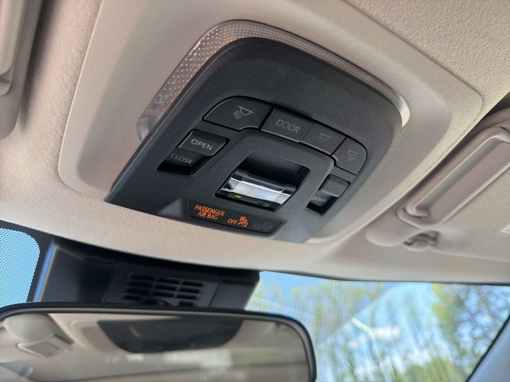 Used 2025 Toyota Corolla XLE image 19