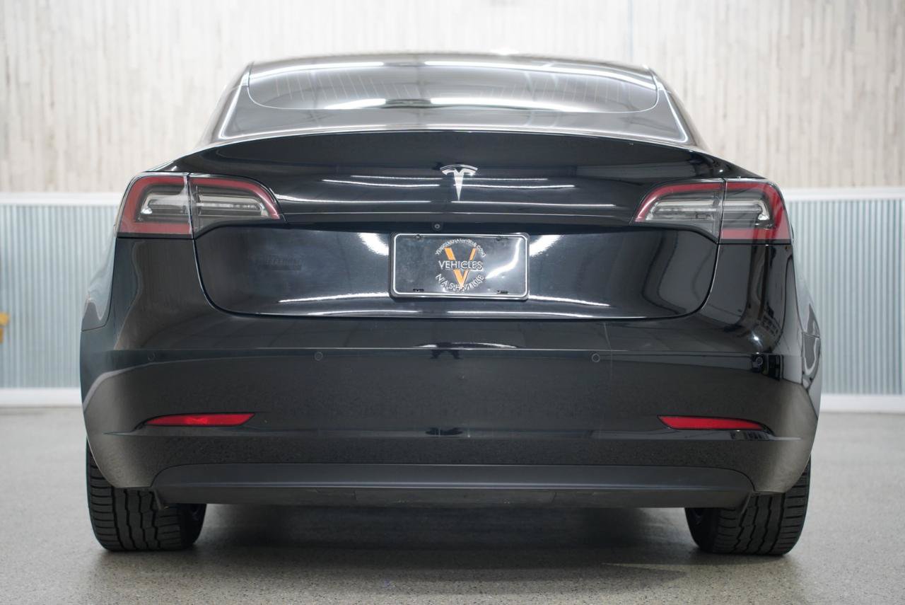 Used 2020 Tesla Model 3 Standard Range Plus RWD image 9