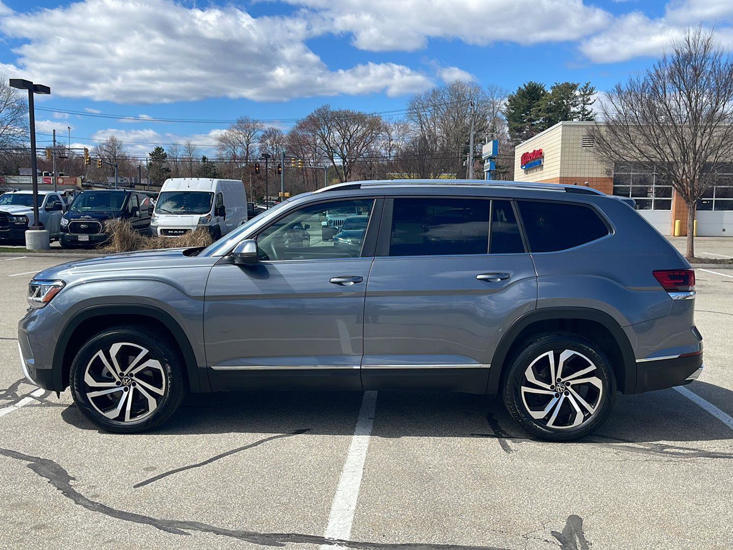 Used 2023 Volkswagen Atlas SEL image 8
