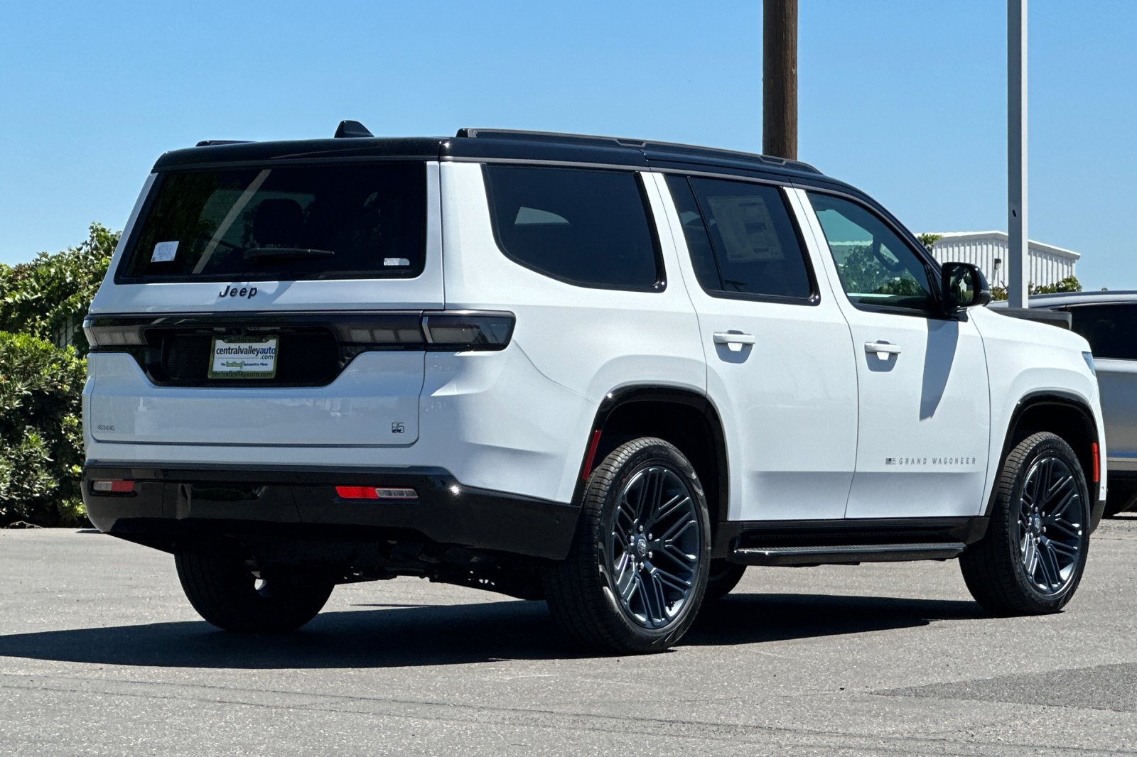 New 2026 Jeep Grand Wagoneer 4WD image 4