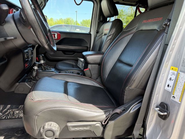 Used 2018 Jeep Wrangler Unlimited Rubicon w/ Dual Top Group AWD/4WD image 16