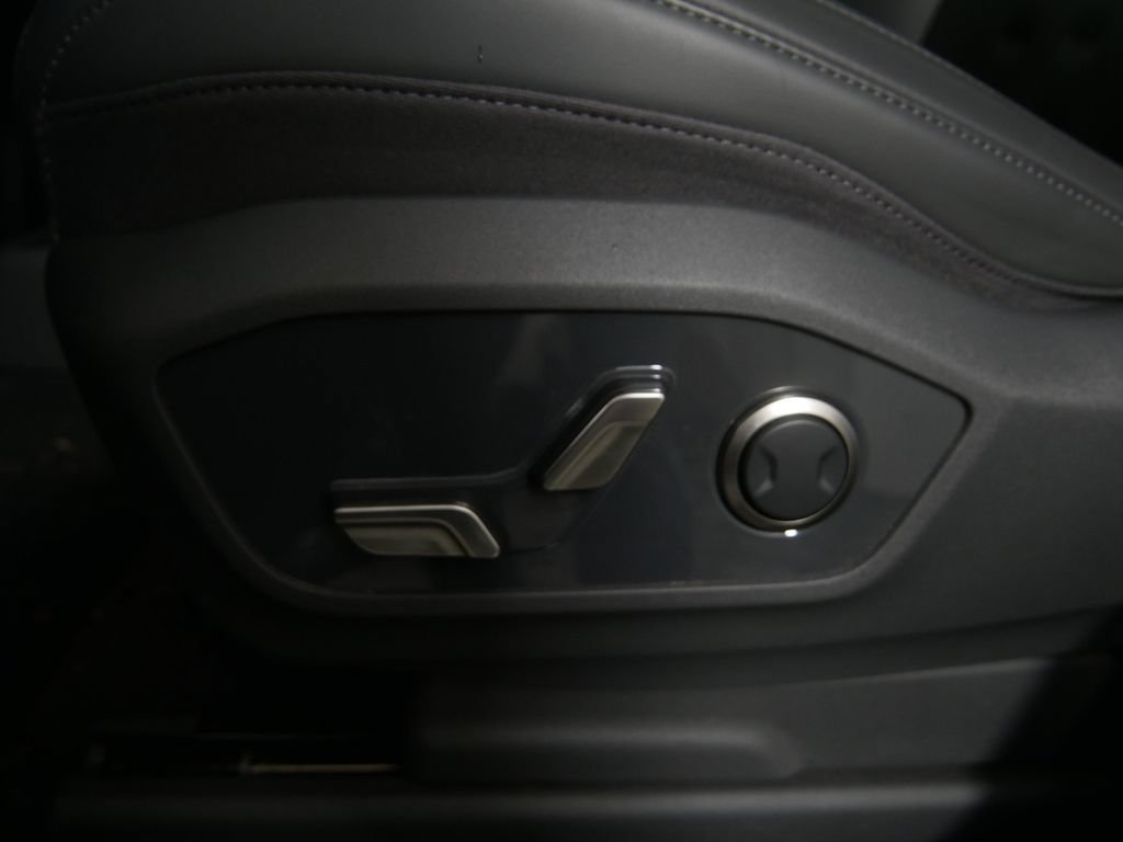 Used 2024 Kia EV9 Wind AWD/4WD image 14